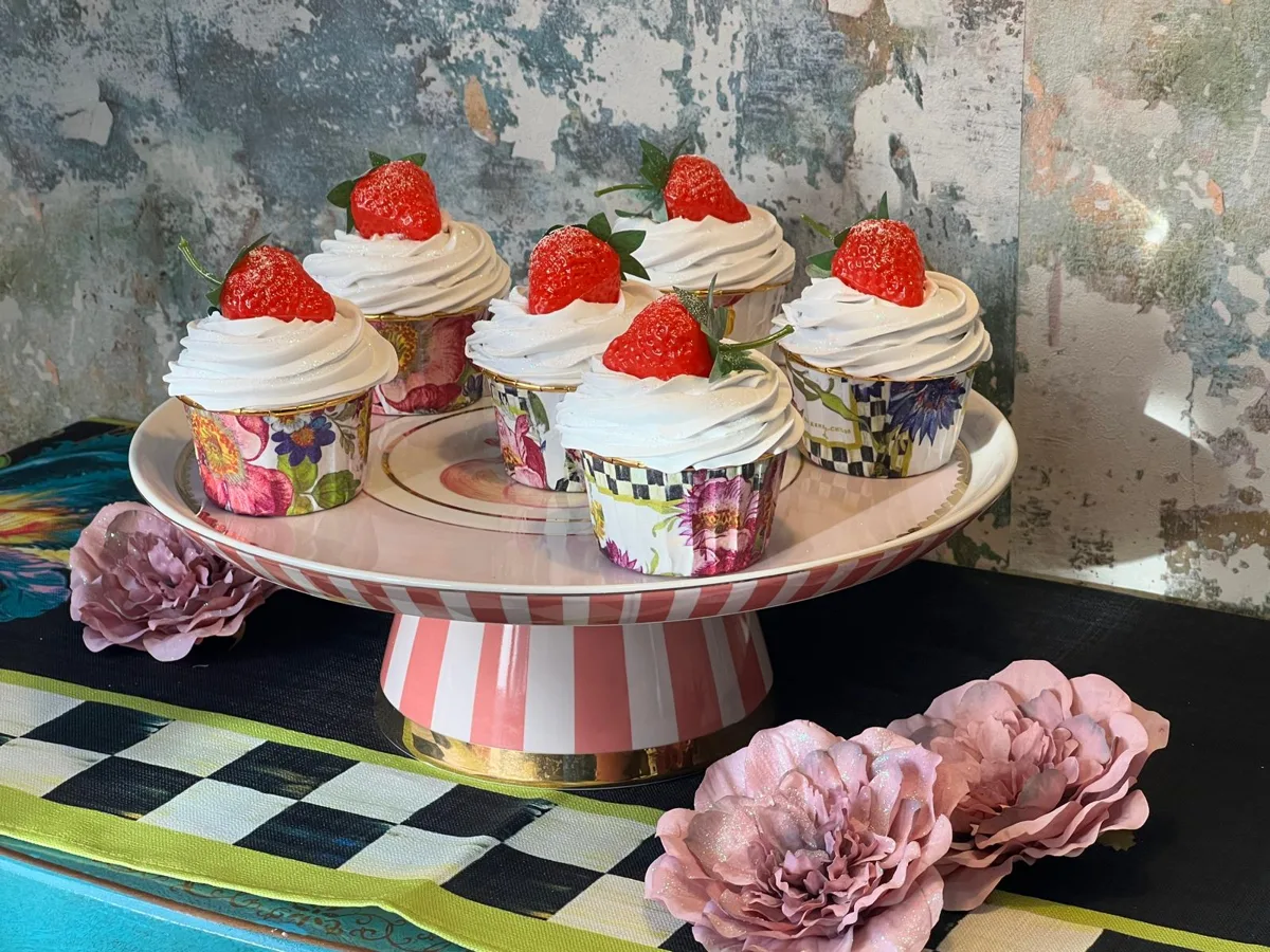 Artificial Fake Cupcakes. Set of 6 Flower-Inspired style. Black checked det, photograph 3