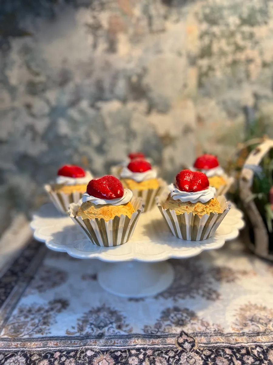 Artificial Fake Cupcakes Set with 6. Large Strawberry Theme. Prop Props Kitchen, photograph 3