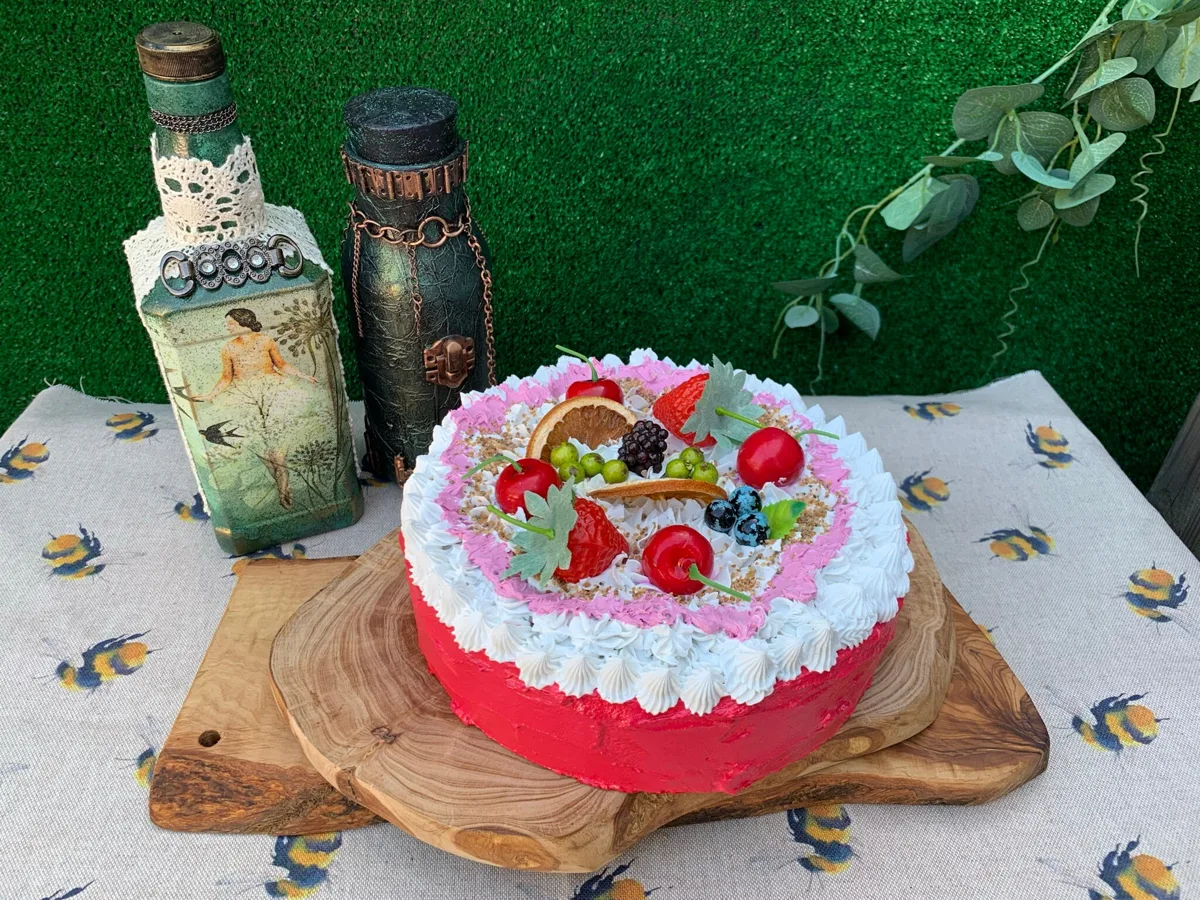 Artificial Fake Cake Strawberry and Mixed Fruits. Prop Props Kitchen Table Disp, photograph 2