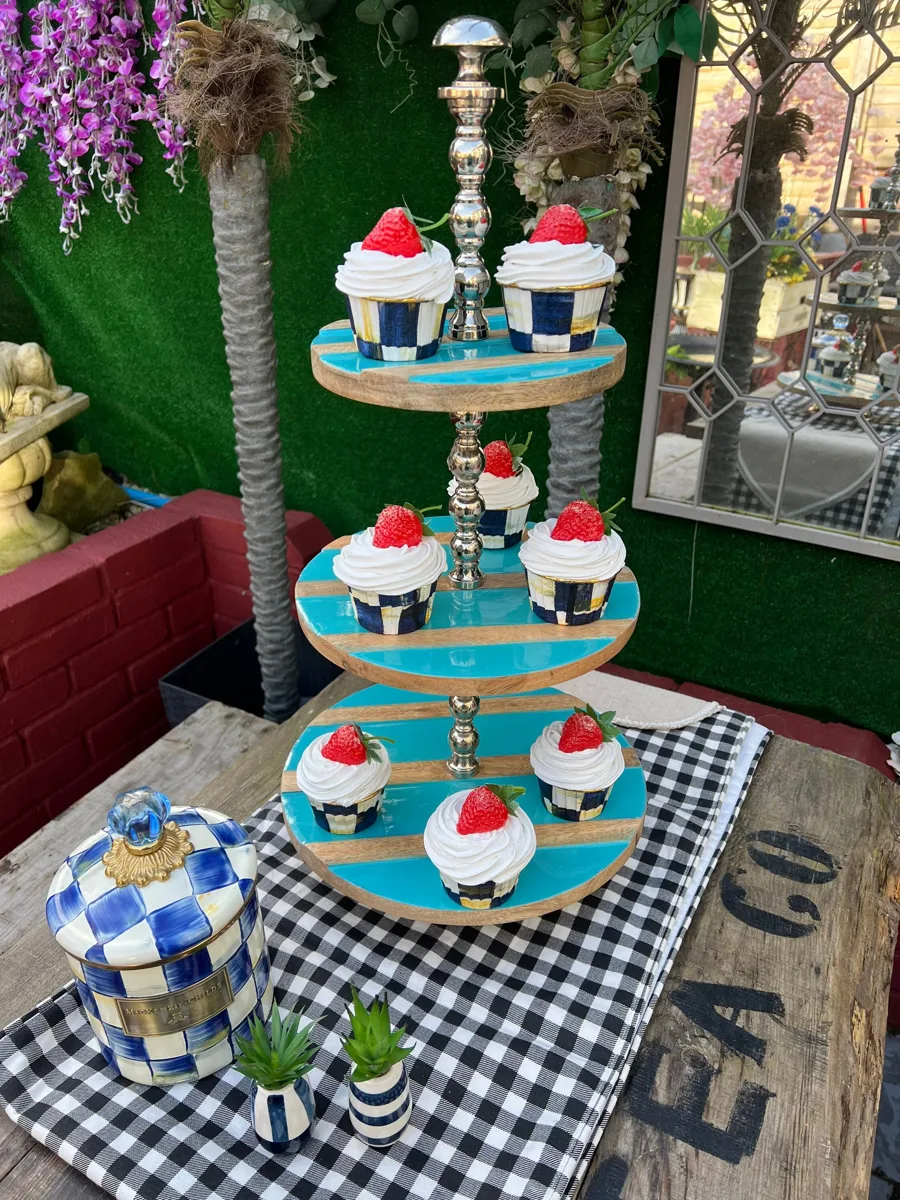 Artificial Fake Cupcakes Set. Check Inspired style. Prop Props Kitch, photograph 6
