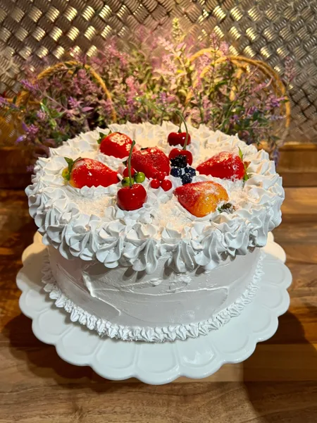 Artificial Fake Cake. Beautiful real life large fake strawberries. Mix of Fruit