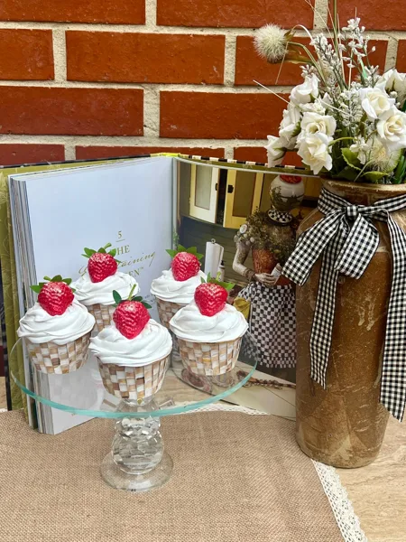 Artificial Fake Cupcakes. Set of 5 Mocha-inspired style checks. Brown checkers h