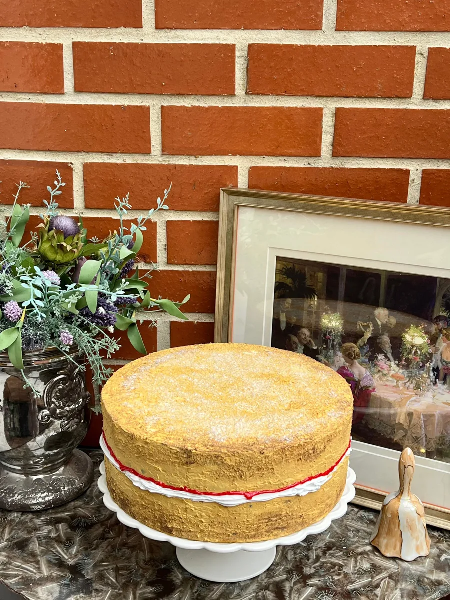 Artificial Fake Cake. 10” fake Victoria sponge Cake. Faux cake. Prop Props Kitc, photograph 1
