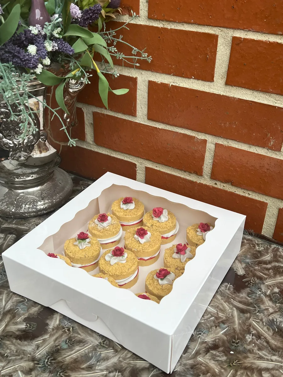 Artificial Fake Cake. Victoria Sponge Cake. Set of 12x mini Victoria Sandwich., photograph 6