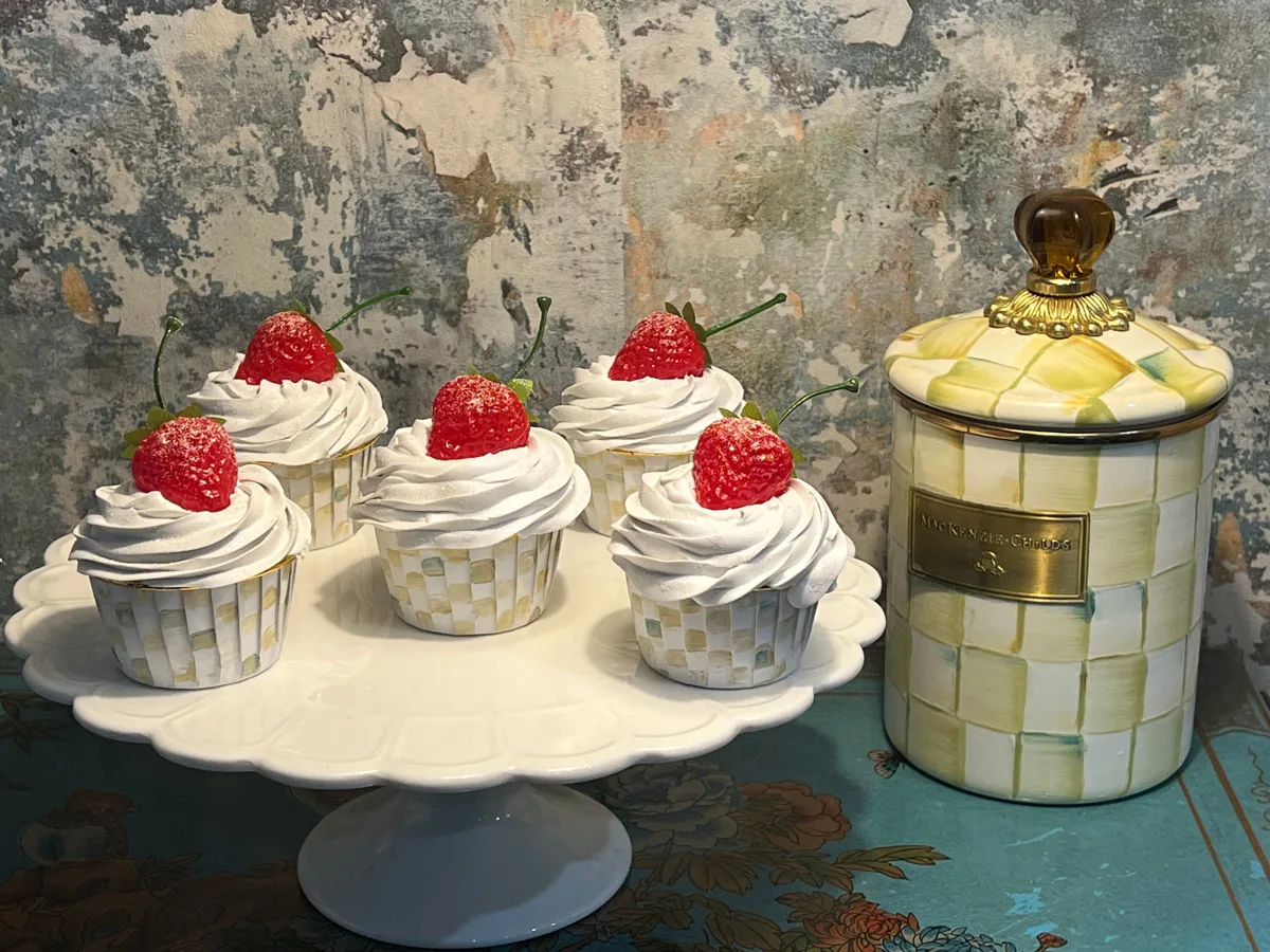 Artificial Fake Cupcakes Set. Mackenzie Inspired Theme. Parchment check. Set of, photograph 4