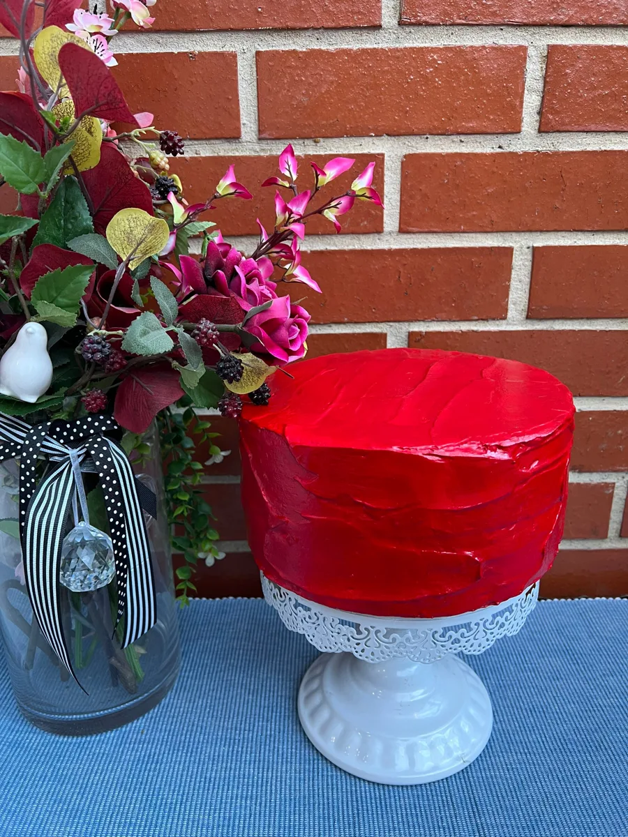 Artificial Fake Cake. 8” plain Cake. Faux cake. Prop Props Kitchen Table Displa, photograph 3