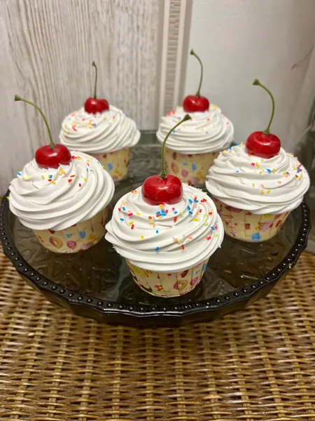 Artificial Fake Cake Cupcakes. Set of x5. Prop Kitchen Table Display
