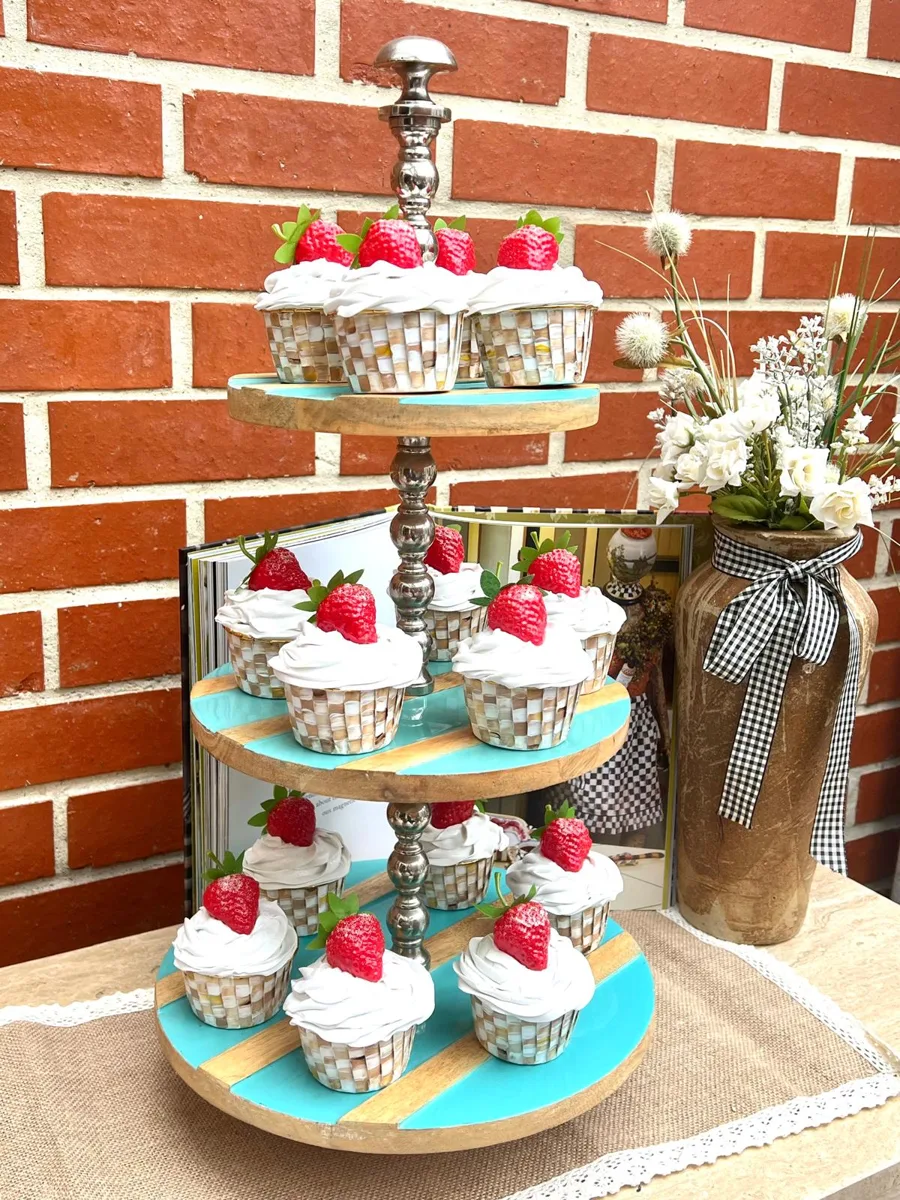 Artificial Fake Cupcakes. Set of 5 Mocha-inspired style checks. Brown checkers h, photograph 2