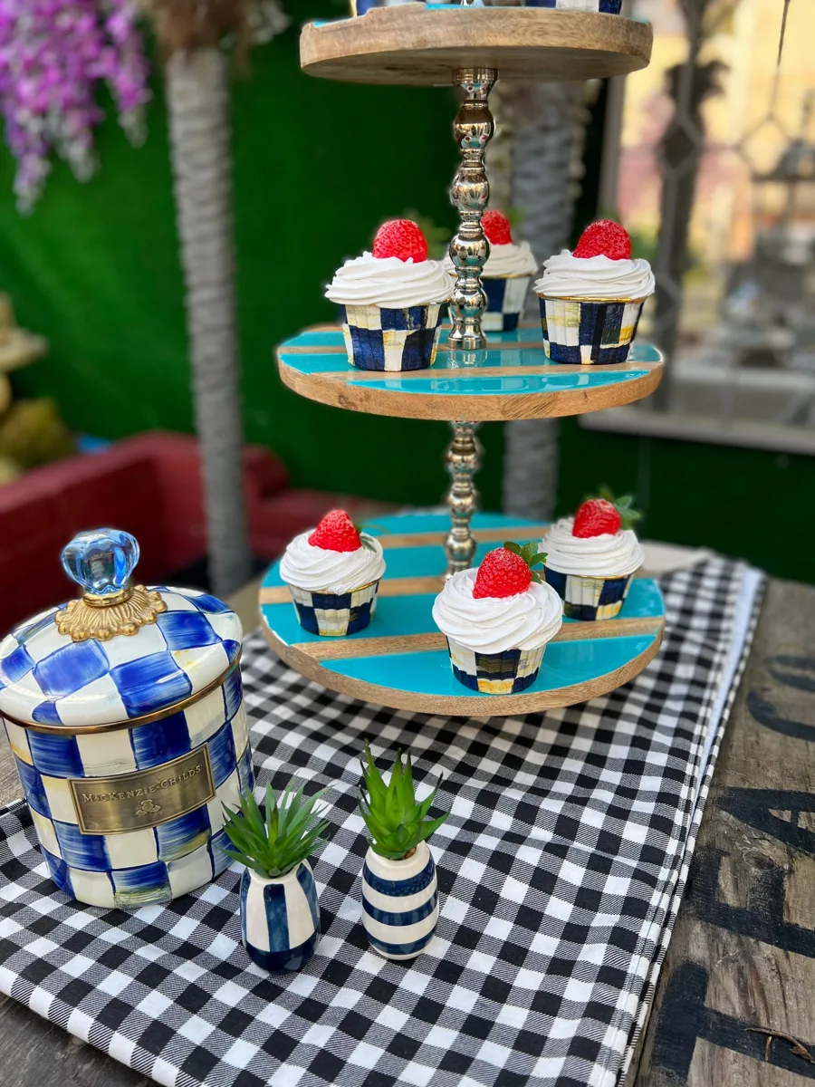 Artificial Fake Cupcakes Set. Check Inspired style. Prop Props Kitch, photograph 8
