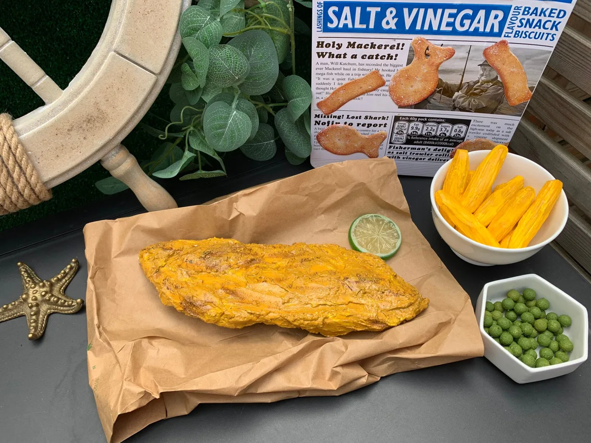 Artificial Fake Fish and chips set. fake food for Prop Props Kitchen Table Disp, photograph 1