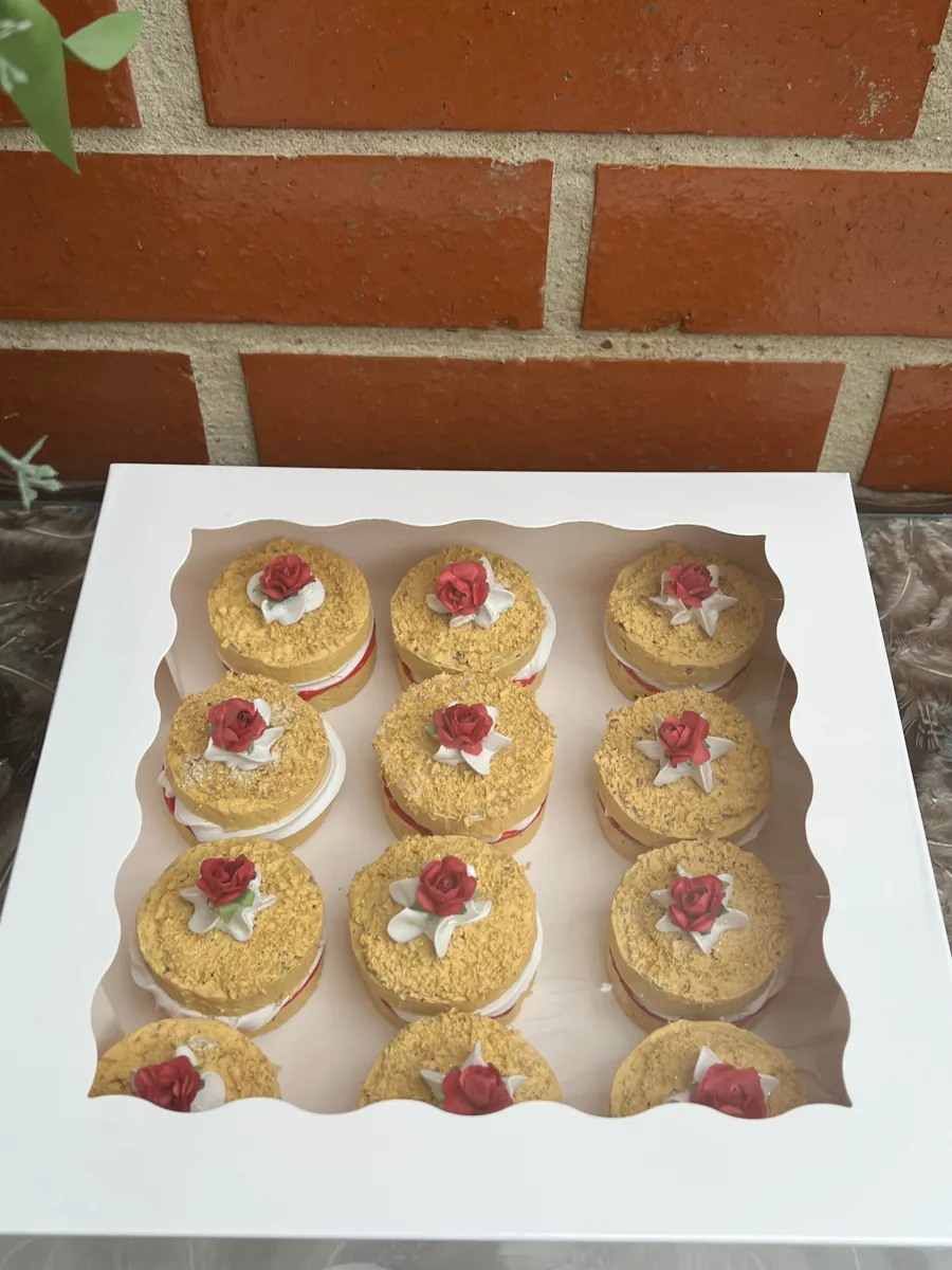 Artificial Fake Cake. Victoria Sponge Cake. Set of 12x mini Victoria Sandwich., photograph 2