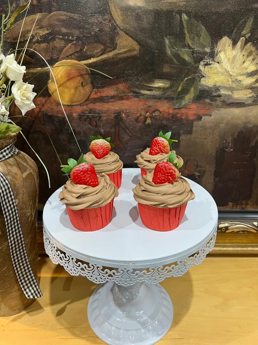 Artificial Fake Cupcakes Set. Strawberry chocolate Theme. Prop Props Kitchen Ta, photograph 2