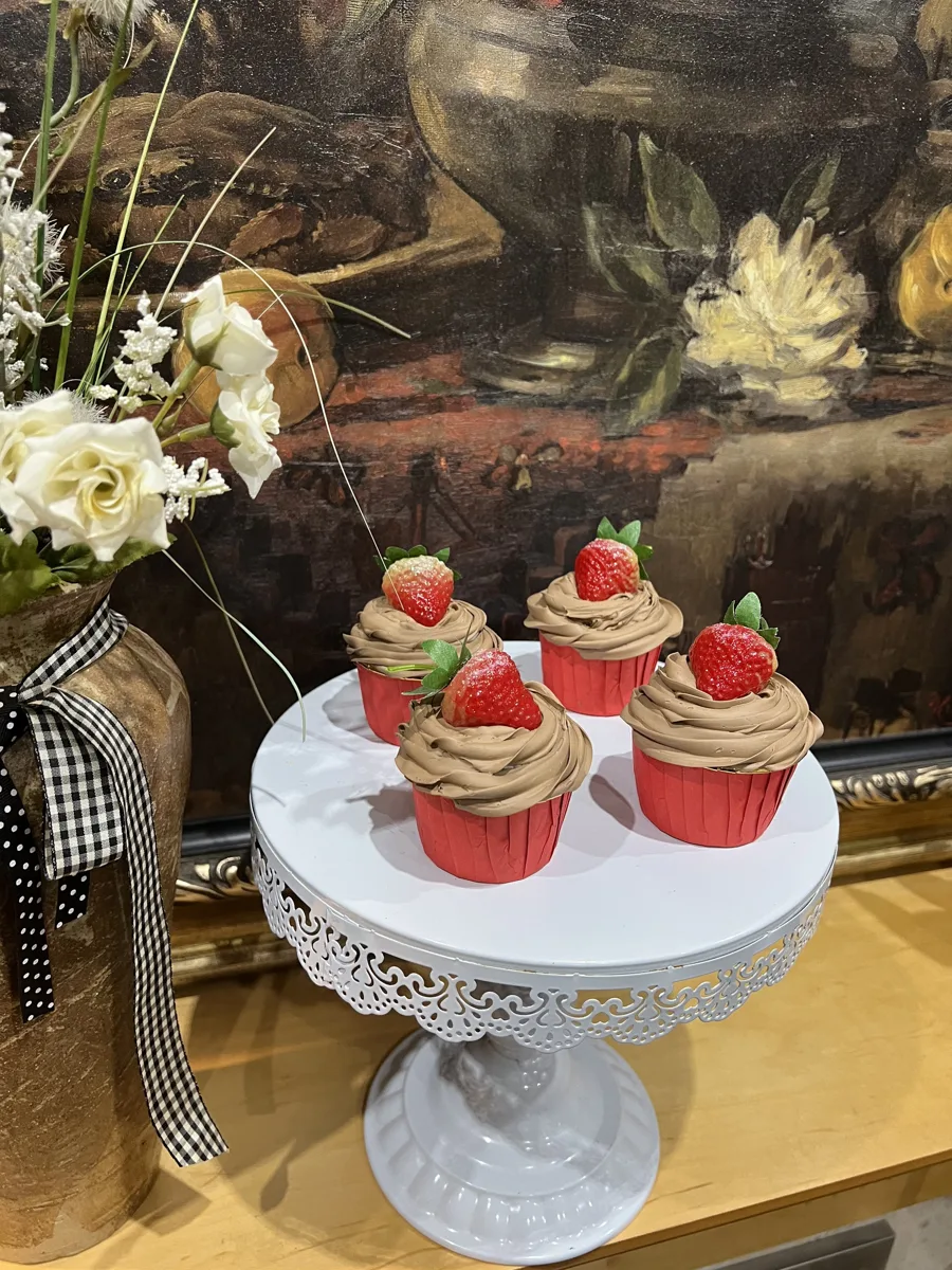 Artificial Fake Cupcakes Set. Strawberry chocolate Theme. Prop Props Kitchen Ta, photograph 4