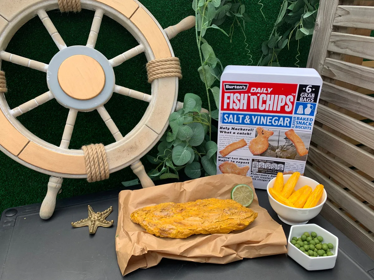 Artificial Fake Fish and chips set. fake food for Prop Props Kitchen Table Disp, photograph 3