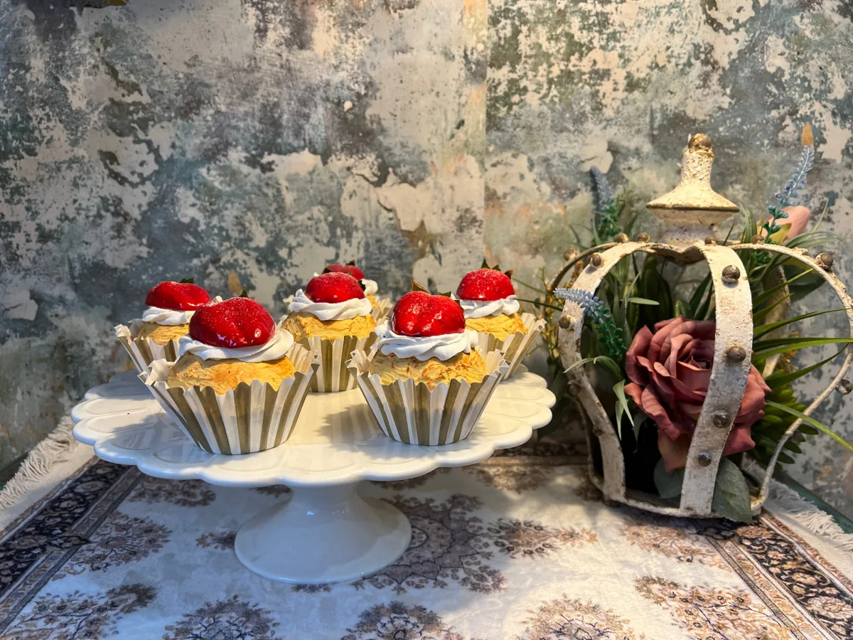 Artificial Fake Cupcakes Set with 6. Large Strawberry Theme. Prop Props Kitchen, photograph 1