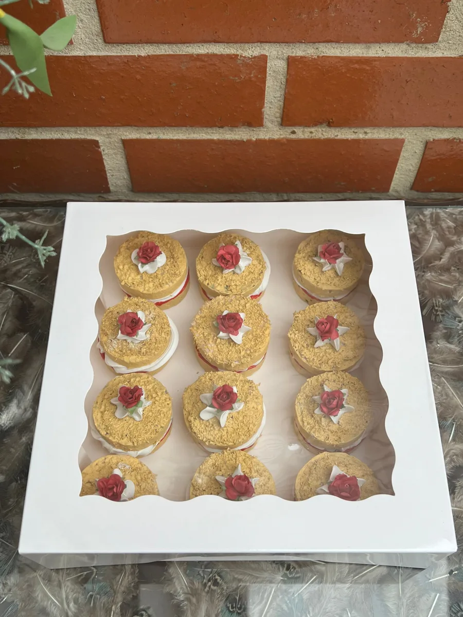 Artificial Fake Cake. Victoria Sponge Cake. Set of 12x mini Victoria Sandwich., photograph 8