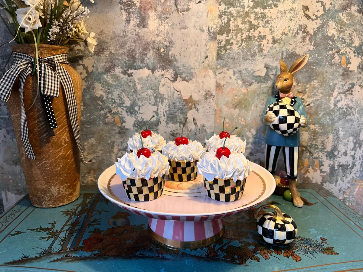 Artificial Fake Cupcakes. Set of 5 Black Check-Inspired Style. Black checkers, photograph 4