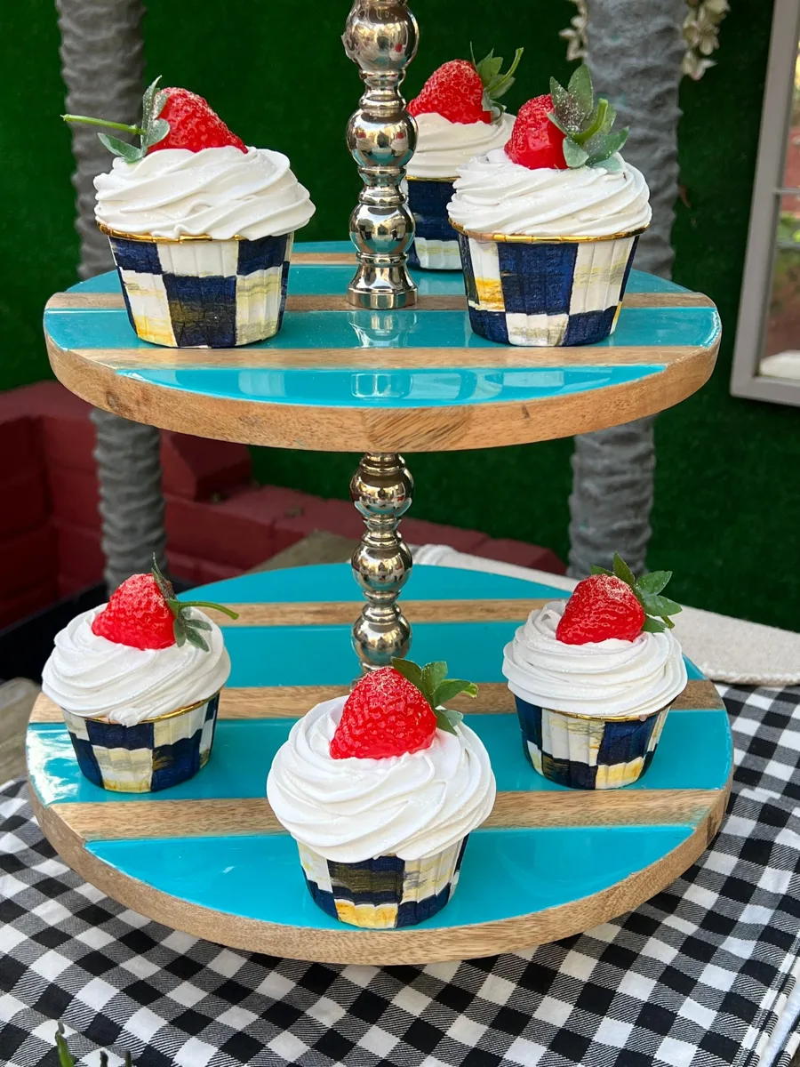Artificial Fake Cupcakes Set. Check Inspired style. Prop Props Kitch, photograph 2
