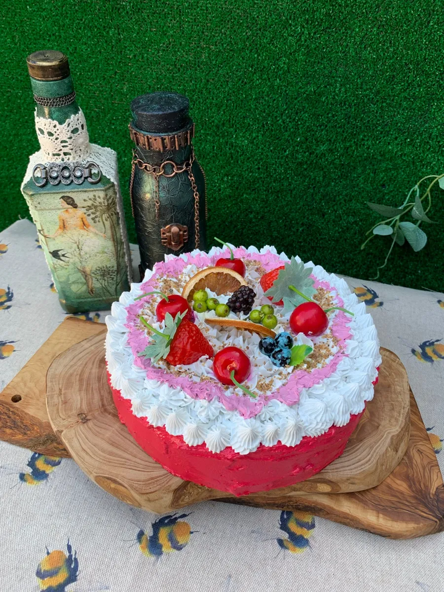 Artificial Fake Cake Strawberry and Mixed Fruits. Prop Props Kitchen Table Disp, photograph 3
