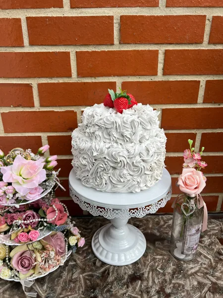 Artificial Fake Cake. White flower icing Sponge Cake 10” and 6” 2 layers. Prop