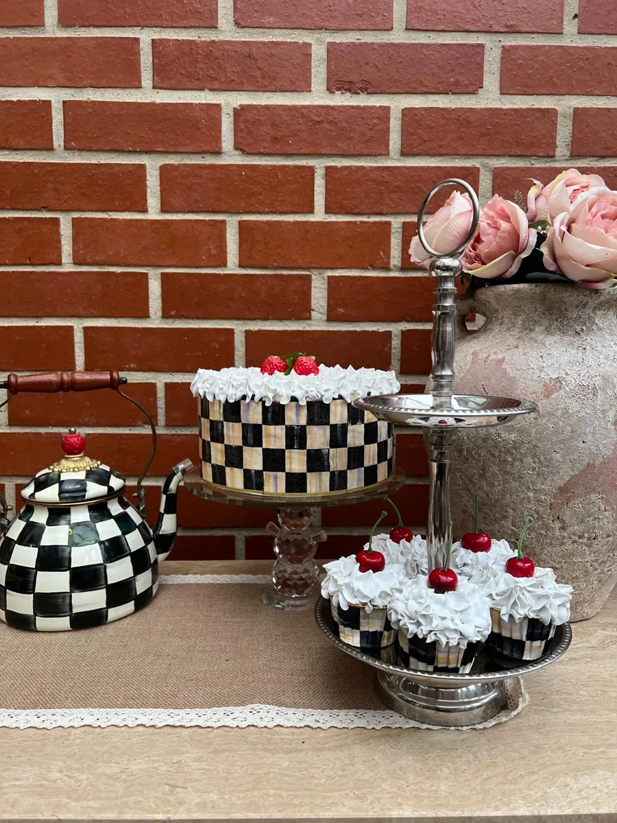 Artificial Fake Cake and Cupcake Set. 5 cupcakes & 10” Cake. Black check, photograph 3
