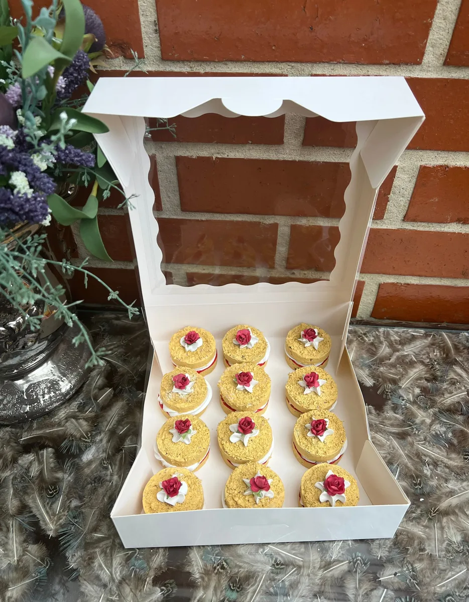 Artificial Fake Cake. Victoria Sponge Cake. Set of 12x mini Victoria Sandwich., photograph 7